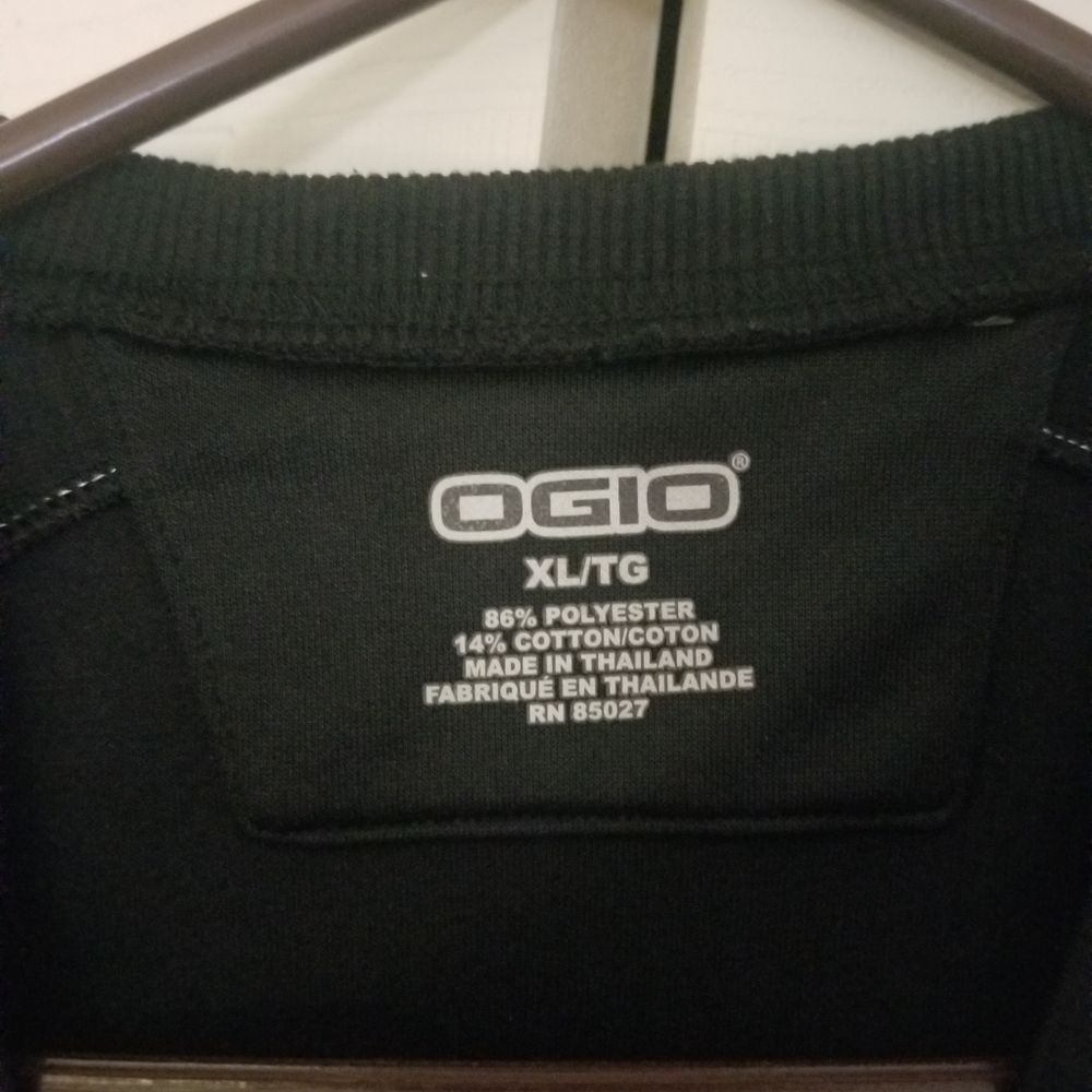 Golf Vest - Picture 2 of 2